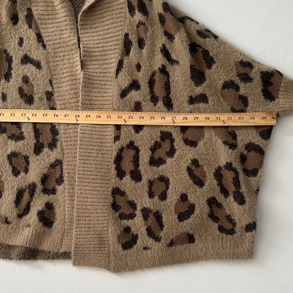 KDL Leopard Print Tan Poncho/Sweater - Picture 6 of 6